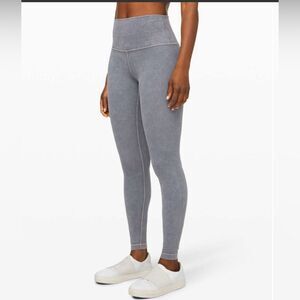 Lululemon Wunder Under High-Rise Tight *Snow Washed 28"
Washed Luna Size 4